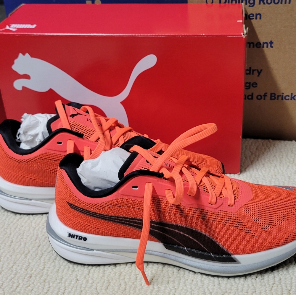 8 1/2 Puma Velocity Nitro Running Sneakers